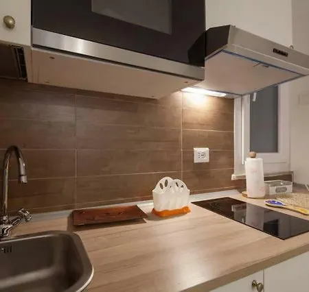 Appartamento Aurora: Beach-5 Terre-trekking-excursions-relax San Terenzo