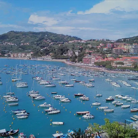 Aurora: Beach-5 Terre-trekking-excursions-relax