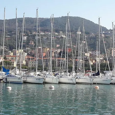 Aurora: Beach-5 Terre-trekking-excursions-relax