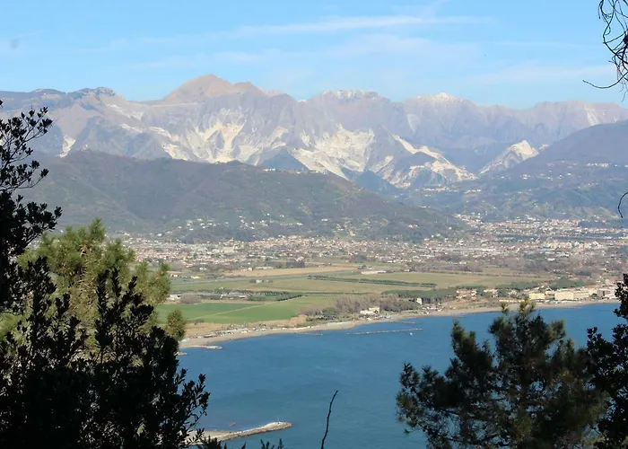 Aurora: Beach-5 Terre-trekking-excursions-relax